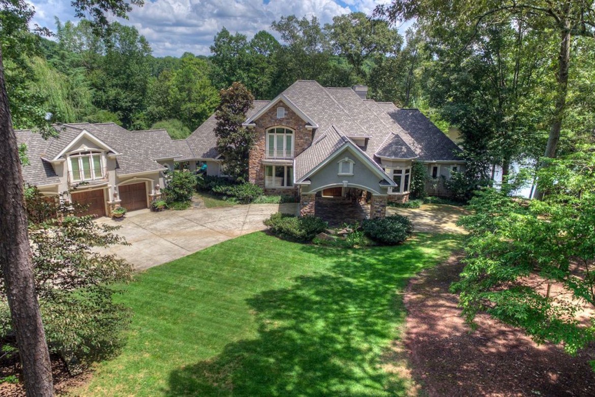 Move Now on This Unique Premier Sotheby's Aero Plantation Estate QC Exclusive