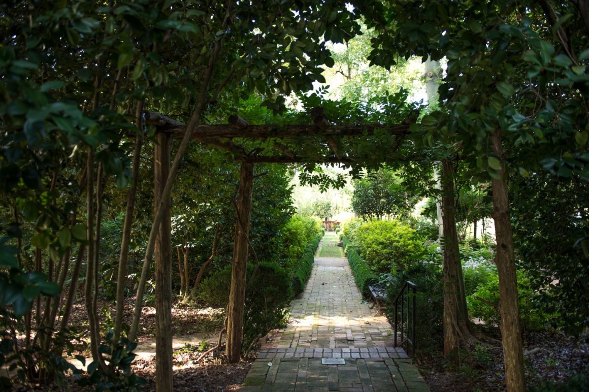 A Visit To Wing Haven Garden & Bird Sanctuary QC Exclusive