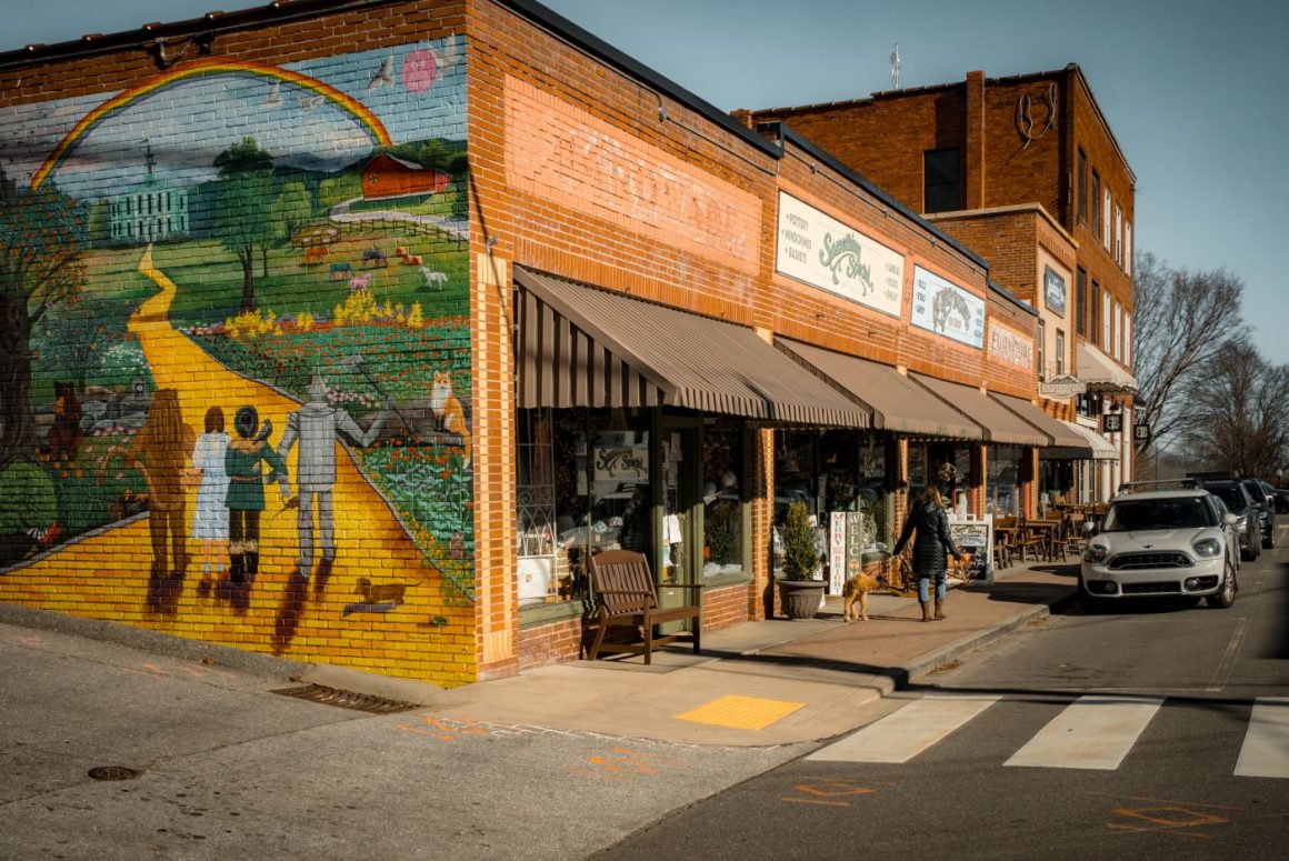 downtown burnsville nc