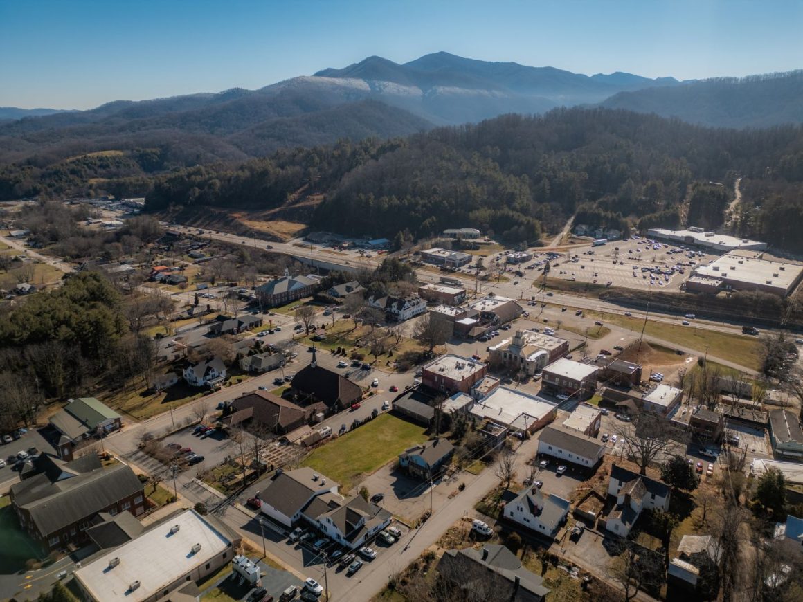 things to do in burnsville nc