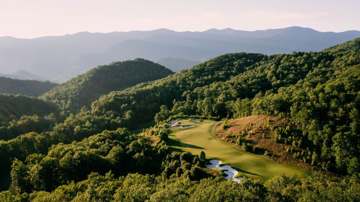 golf course at balsam mountain preserve